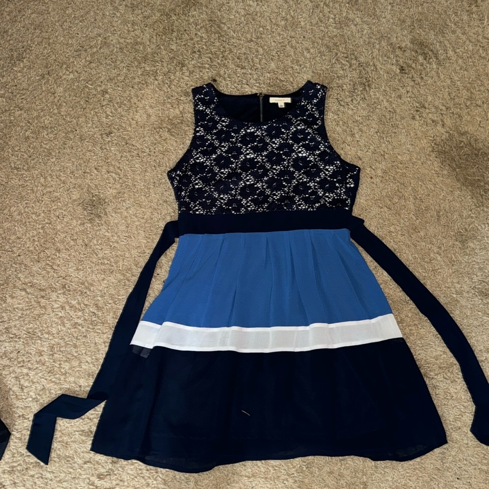 Blue summer dress. Large. Like new.